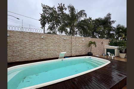 Casa de condomínio para alugar com 260m², 4 quartos e 4 vagas Casa de condomínio para alugar com 260m², 4 quartos e 4 vagasÁrea externa