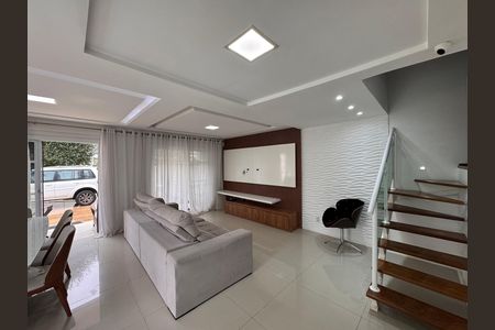 Casa de condomínio para alugar com 260m², 4 quartos e 4 vagas Casa de condomínio para alugar com 260m², 4 quartos e 4 vagasSala