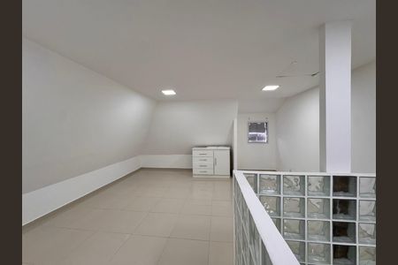 Casa de condomínio para alugar com 260m², 4 quartos e 4 vagas Casa de condomínio para alugar com 260m², 4 quartos e 4 vagasSalão