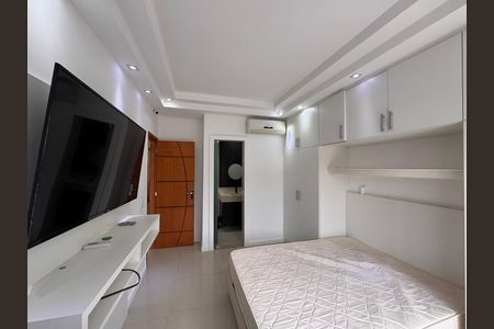Casa de condomínio para alugar com 260m², 4 quartos e 4 vagas Casa de condomínio para alugar com 260m², 4 quartos e 4 vagasSuíte 2