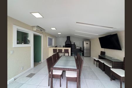 Casa de condomínio para alugar com 260m², 4 quartos e 4 vagas