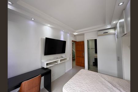 Casa de condomínio para alugar com 260m², 4 quartos e 4 vagas Casa de condomínio para alugar com 260m², 4 quartos e 4 vagasSuíte 2