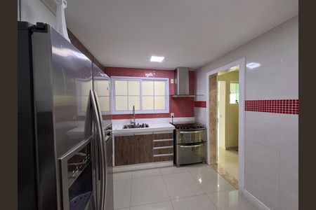 Casa de condomínio para alugar com 260m², 4 quartos e 4 vagas Casa de condomínio para alugar com 260m², 4 quartos e 4 vagasCozinha