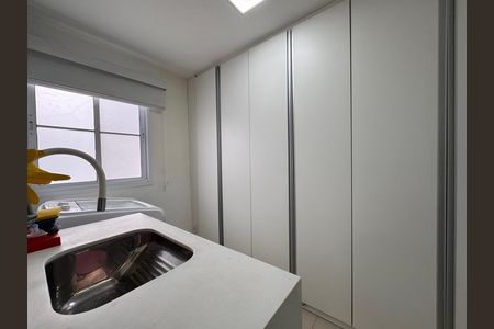 Casa de condomínio para alugar com 260m², 4 quartos e 4 vagas Casa de condomínio para alugar com 260m², 4 quartos e 4 vagasÁrea de Serviço
