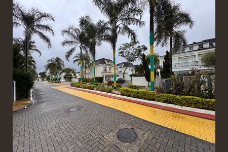 Casa de condomínio para alugar com 260m², 4 quartos e 4 vagas Casa de condomínio para alugar com 260m², 4 quartos e 4 vagasÁrea comum