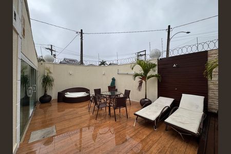 Casa de condomínio para alugar com 260m², 4 quartos e 4 vagas