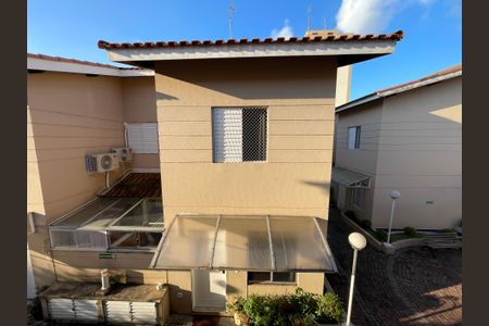 Casa de condomínio à venda com 80m², 2 quartos e 2 vagas Casa de condomínio à venda com 80m², 2 quartos e 2 vagasSótão