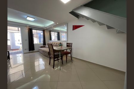 Casa de condomínio à venda com 80m², 2 quartos e 2 vagas Casa de condomínio à venda com 80m², 2 quartos e 2 vagasSala