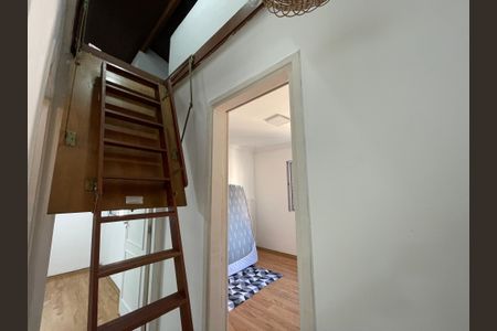 Casa de condomínio à venda com 80m², 2 quartos e 2 vagas Casa de condomínio à venda com 80m², 2 quartos e 2 vagasSótão