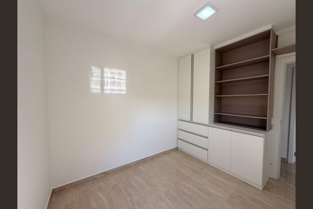 Apartamento à venda com 67m², 2 quartos e 2 vagasQuarto 2