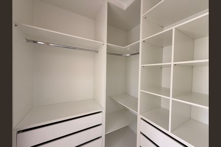 Apartamento à venda com 67m², 2 quartos e 2 vagasCloset