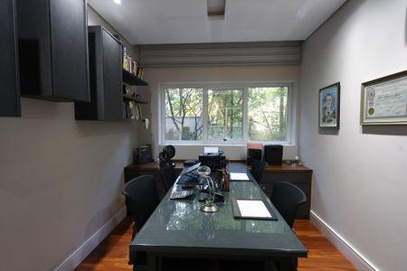 Apartamento à venda com 368m², 4 quartos e 5 vagasEscritório