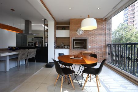 Apartamento à venda com 368m², 4 quartos e 5 vagasVaranda gourmet