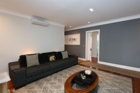 Apartamento à venda com 368m², 4 quartos e 5 vagasSala de TV