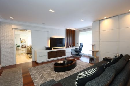 Apartamento à venda com 368m², 4 quartos e 5 vagasSala de TV