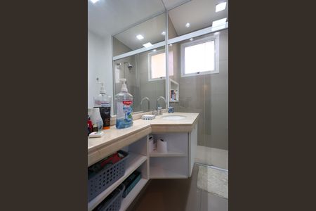 Apartamento à venda com 368m², 4 quartos e 5 vagasBanheiro da Suíte 1