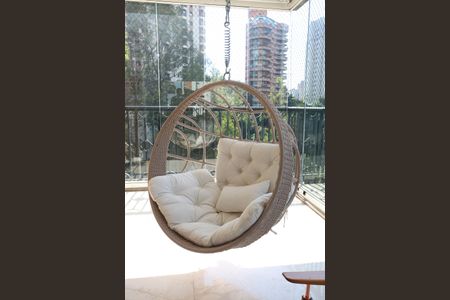 Apartamento à venda com 368m², 4 quartos e 5 vagasVaranda