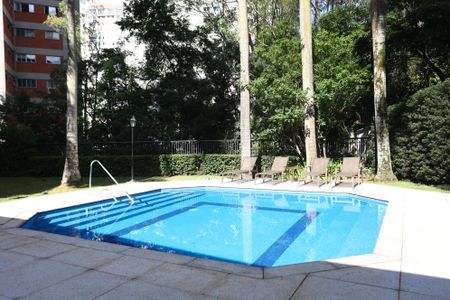 Apartamento à venda com 368m², 4 quartos e 5 vagasÁrea comum - Piscina