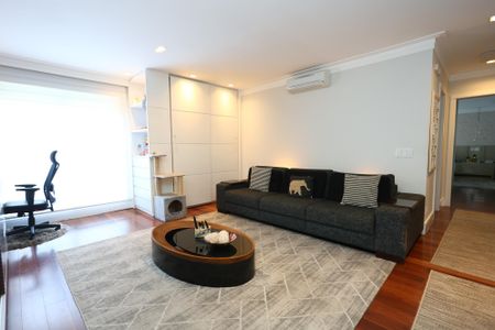 Apartamento à venda com 368m², 4 quartos e 5 vagasSala de TV