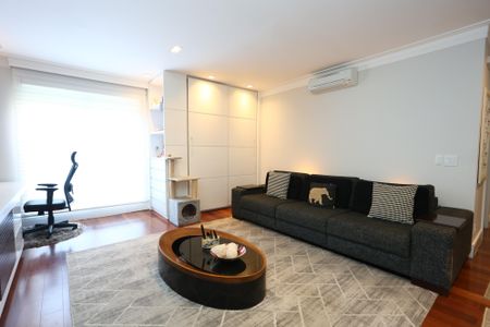 Apartamento à venda com 368m², 4 quartos e 5 vagasSala de TV