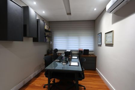 Apartamento à venda com 368m², 4 quartos e 5 vagasEscritório