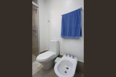 Apartamento à venda com 368m², 4 quartos e 5 vagasBanheiro da Suíte 1