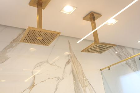 Apartamento à venda com 368m², 4 quartos e 5 vagasBanheiro da Suíte 3