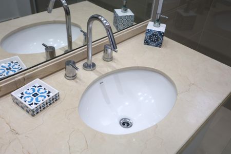 Apartamento à venda com 368m², 4 quartos e 5 vagasBanheiro da Suíte 1