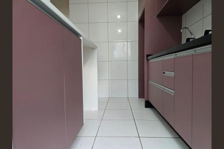 Apartamento para alugar com 48m², 2 quartos e sem vaga Apartamento para alugar com 48m², 2 quartos e sem vagaCozinha e Área de Serviço