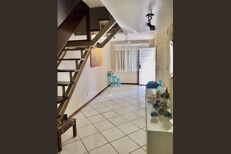 Casa à venda com 3 quartos, 110m² em Matapaca, Niterói