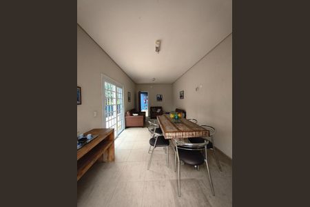 Casa à venda com 3 quartos, 219m² em Centro, Diadema