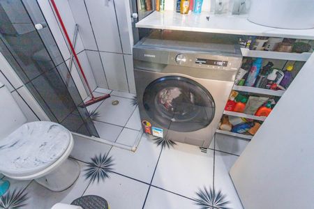 Apartamento à venda com 46m², 2 quartos e 1 vaga Apartamento à venda com 46m², 2 quartos e 1 vagaBanheiro