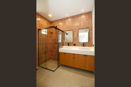 Apartamento à venda com 81m², 2 quartos e 1 vaga Apartamento à venda com 81m², 2 quartos e 1 vagaBanheiro da Suíte
