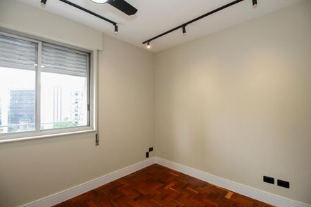 Apartamento à venda com 81m², 2 quartos e 1 vagaSuíte