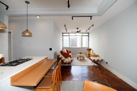 Sala  de apartamento à venda com 2 quartos, 81m² em Pinheiros, São Paulo