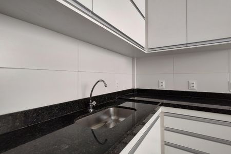 Apartamento à venda com 59m², 2 quartos e sem vaga Apartamento à venda com 59m², 2 quartos e sem vagaCozinha - Armários