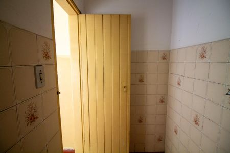 Casa para alugar com 400m², 2 quartos e 4 vagasBanheiro de Serviço