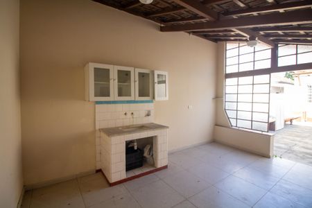 Casa para alugar com 400m², 2 quartos e 4 vagas Casa para alugar com 400m², 2 quartos e 4 vagasÁrea de Serviço