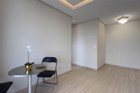 Sala de apartamento para alugar com 2 quartos, 47m² em Vila das Bandeiras, Guarulhos