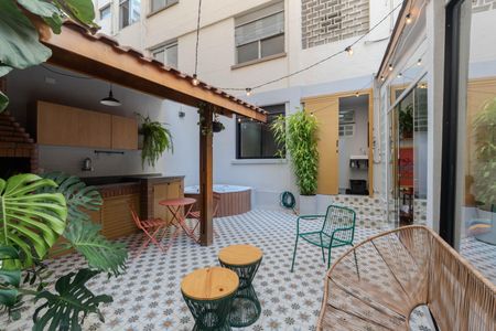 Apartamento à venda com 107m², 2 quartos e sem vagaSacada