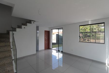 Casa à venda com 163m², 3 quartos e 2 vagasSala