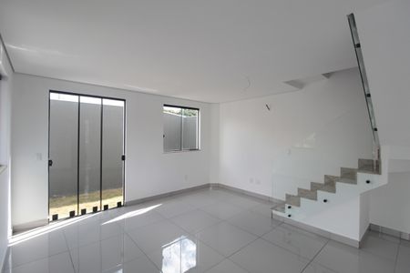Sala de casa à venda com 3 quartos, 163m² em Santa Amelia, Belo Horizonte