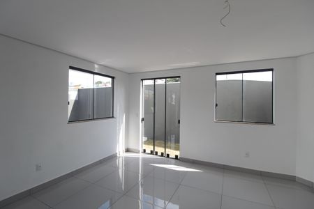 Casa à venda com 163m², 3 quartos e 2 vagasSala