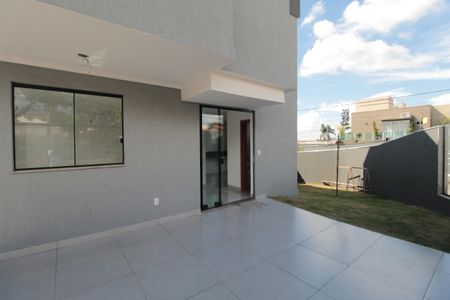Casa à venda com 163m², 3 quartos e 2 vagasGaragem