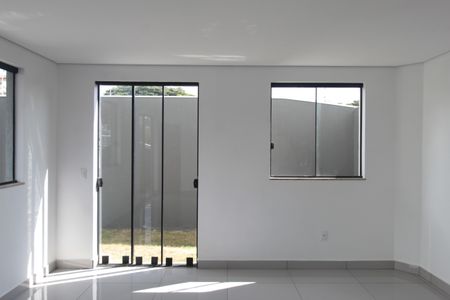 Casa à venda com 163m², 3 quartos e 2 vagasSala