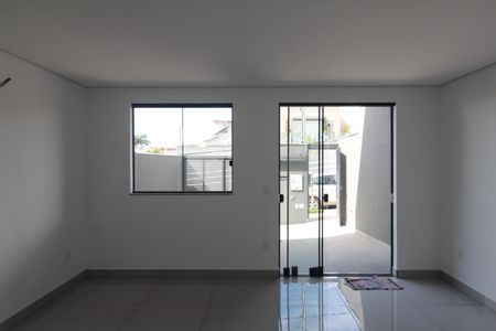 Sala de casa à venda com 3 quartos, 118m² em Jardim Atlântico, Belo Horizonte