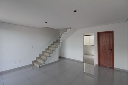 Casa à venda com 118m², 3 quartos e 1 vagaSala
