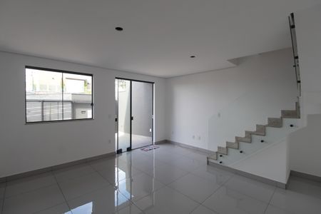 Casa à venda com 118m², 3 quartos e 1 vagaSala