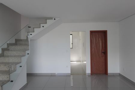 Casa à venda com 118m², 3 quartos e 1 vagaSala