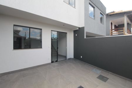Casa à venda com 118m², 3 quartos e 1 vagaGaragem